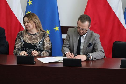 Podpisanie umów w ramach Rządowego Funduszu Rozwoju Dróg [GALERIA ZDJĘĆ]