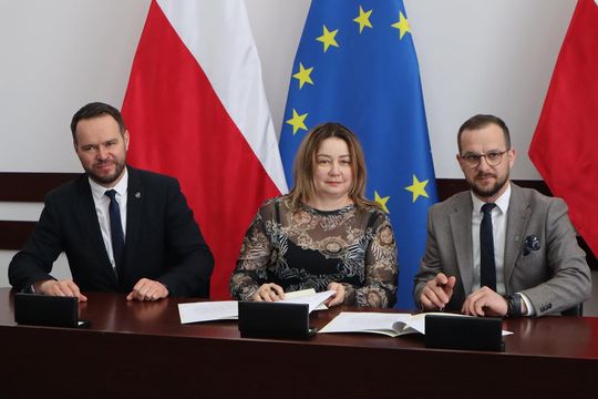 Podpisanie umów w ramach Rządowego Funduszu Rozwoju Dróg [GALERIA ZDJĘĆ]