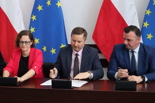 Podpisanie umów w ramach Rządowego Funduszu Rozwoju Dróg [GALERIA ZDJĘĆ]