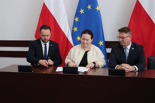 Podpisanie umów w ramach Rządowego Funduszu Rozwoju Dróg [GALERIA ZDJĘĆ]