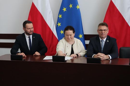 Podpisanie umów w ramach Rządowego Funduszu Rozwoju Dróg [GALERIA ZDJĘĆ]