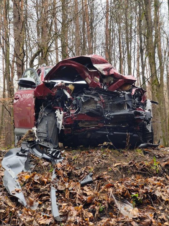 Tragiczny wypadek. Nie żyje 27-latka, która kierowała oplem [ZDJĘCIA]