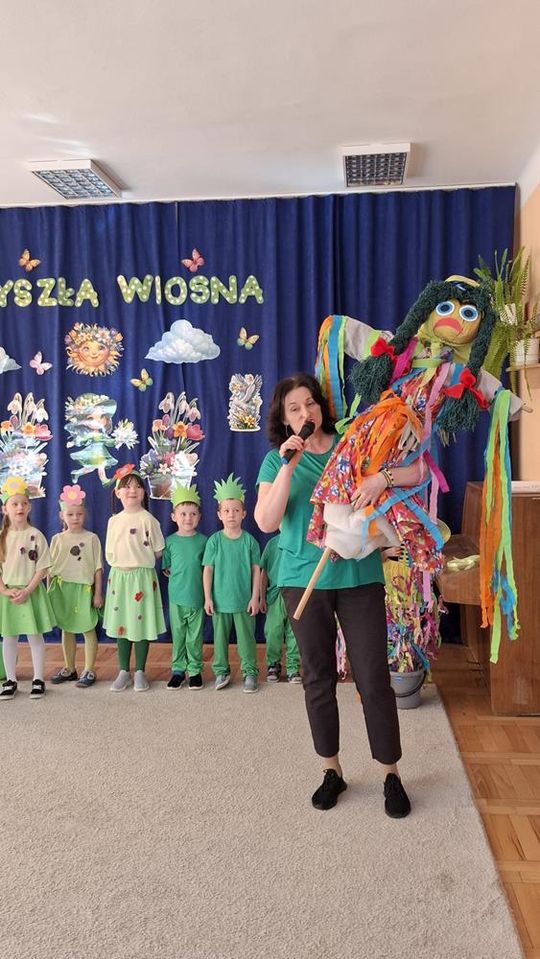 Przedszkolaki z 12 przywitały wiosnę [GALERIA ZDJĘĆ]