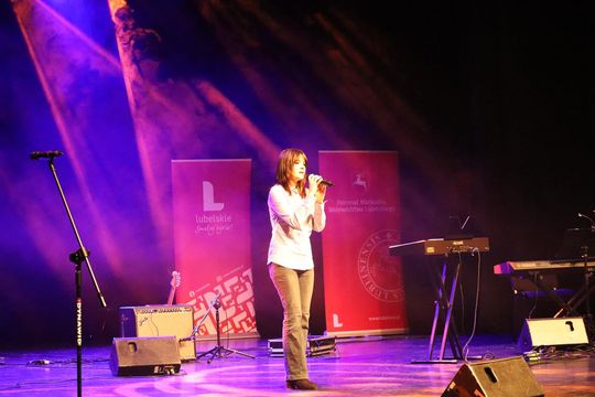 XXII Wojewódzki Festiwal Piosenki Anglojęzycznej [GALERIA ZDJĘĆ]