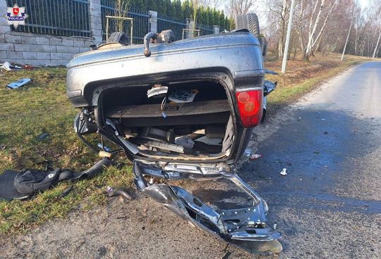 Tragiczny wypadek na Ogrodowej w Chełmie! Dwie ofiary śmiertelne, ośmiu rannych [ZDJĘCIA]