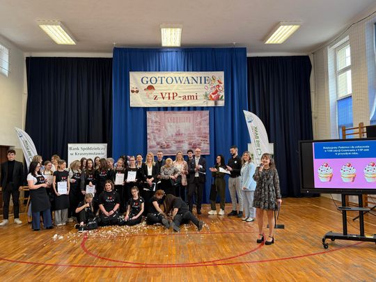 Krasnystaw. VII edycja Gotowania z VIP–ami, pod hasłem  – „SŁODKIE SMAKI- SWEET SWEET” [GALERIA ZDJĘĆ]