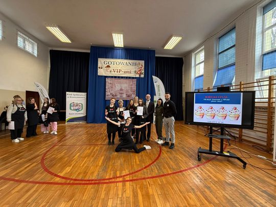 Krasnystaw. VII edycja Gotowania z VIP–ami, pod hasłem  – „SŁODKIE SMAKI- SWEET SWEET” [GALERIA ZDJĘĆ]