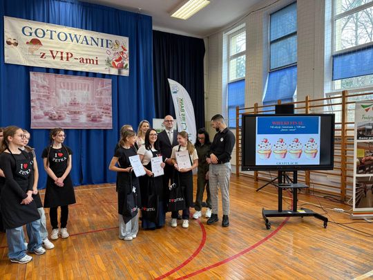 Krasnystaw. VII edycja Gotowania z VIP–ami, pod hasłem  – „SŁODKIE SMAKI- SWEET SWEET” [GALERIA ZDJĘĆ]