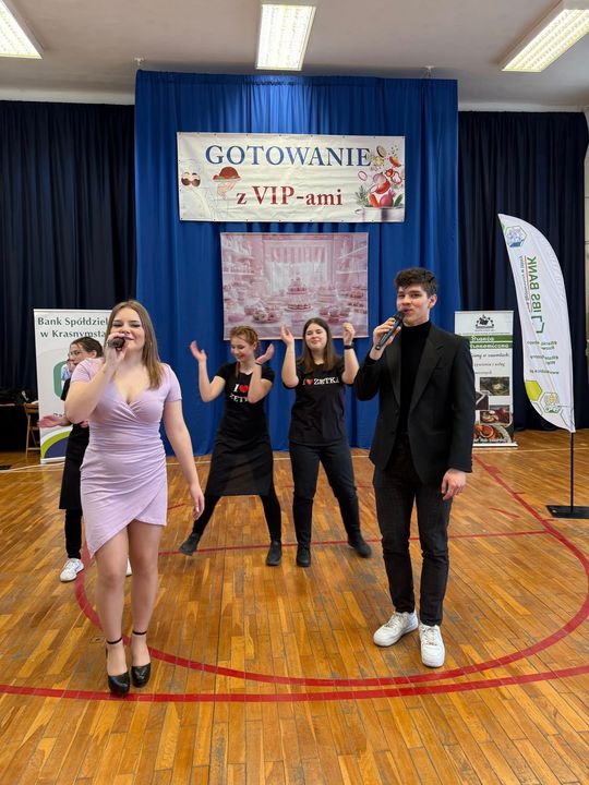 Krasnystaw. VII edycja Gotowania z VIP–ami, pod hasłem  – „SŁODKIE SMAKI- SWEET SWEET” [GALERIA ZDJĘĆ]