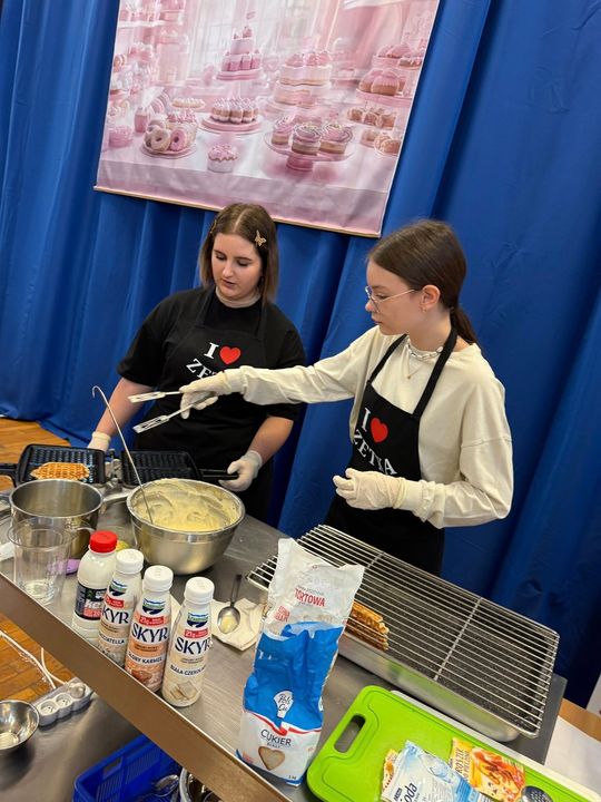 Krasnystaw. VII edycja Gotowania z VIP–ami, pod hasłem  – „SŁODKIE SMAKI- SWEET SWEET” [GALERIA ZDJĘĆ]