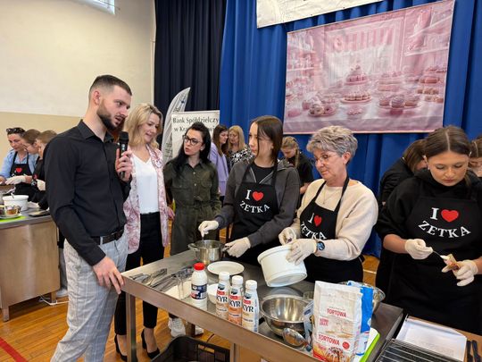Krasnystaw. VII edycja Gotowania z VIP–ami, pod hasłem  – „SŁODKIE SMAKI- SWEET SWEET” [GALERIA ZDJĘĆ]