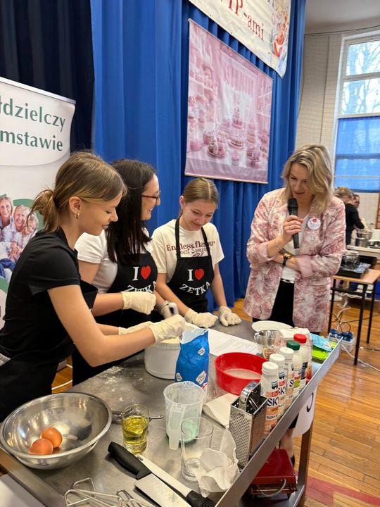 Krasnystaw. VII edycja Gotowania z VIP–ami, pod hasłem  – „SŁODKIE SMAKI- SWEET SWEET” [GALERIA ZDJĘĆ]