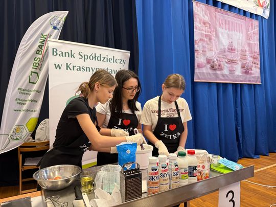 Krasnystaw. VII edycja Gotowania z VIP–ami, pod hasłem  – „SŁODKIE SMAKI- SWEET SWEET” [GALERIA ZDJĘĆ]