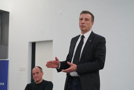 Chełm. Posłowie Kukiz i Sachajko w chełmskiej bibliotece [GALERIA ZDJĘĆ]