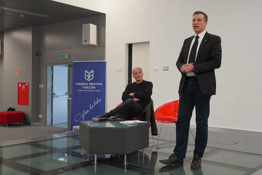 Chełm. Posłowie Kukiz i Sachajko w chełmskiej bibliotece [GALERIA ZDJĘĆ]