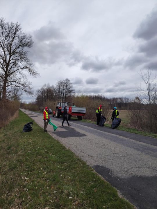Gm. Ruda - Huta. Żalin ratuje planetę. Wzorowo posprzątali wieś [GALERIA ZDJĘĆ]
