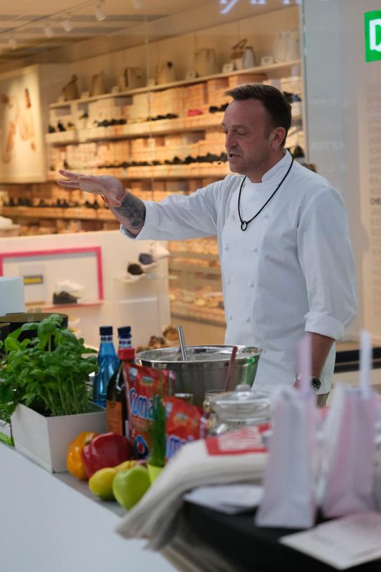 Mateusz Gessler gotował wielkanocne potrawy w Chełmie [GARLERIA ZDJĘĆ]