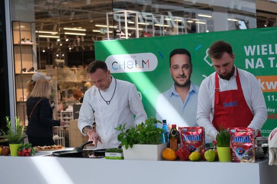 Mateusz Gessler gotował wielkanocne potrawy w Chełmie [GARLERIA ZDJĘĆ]