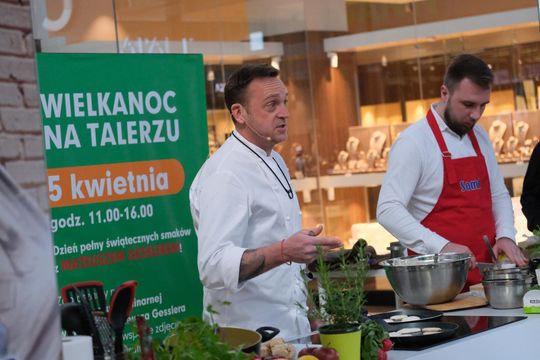 Mateusz Gessler gotował wielkanocne potrawy w Chełmie [GARLERIA ZDJĘĆ]
