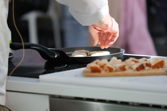 Mateusz Gessler gotował wielkanocne potrawy w Chełmie [GARLERIA ZDJĘĆ]