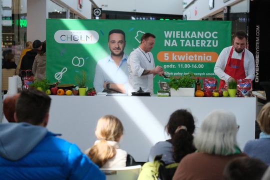 Mateusz Gessler gotował wielkanocne potrawy w Chełmie [GARLERIA ZDJĘĆ]