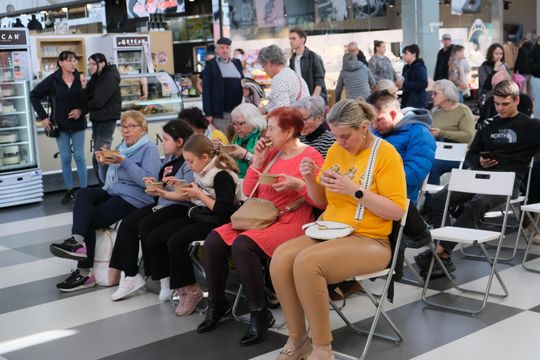 Mateusz Gessler gotował wielkanocne potrawy w Chełmie [GARLERIA ZDJĘĆ]