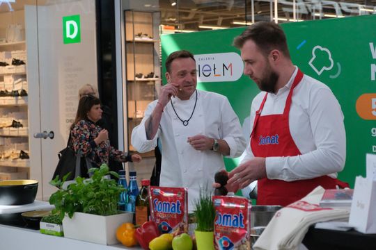 Mateusz Gessler gotował wielkanocne potrawy w Chełmie [GARLERIA ZDJĘĆ]
