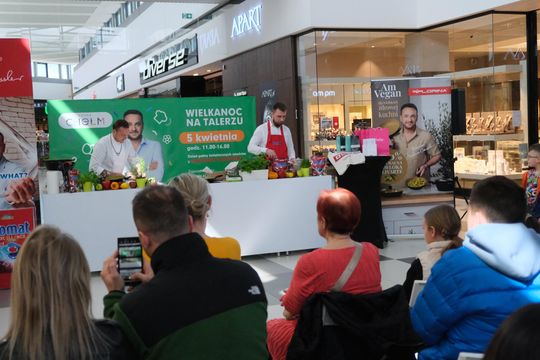 Mateusz Gessler gotował wielkanocne potrawy w Chełmie [GARLERIA ZDJĘĆ]