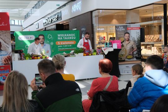 Mateusz Gessler gotował wielkanocne potrawy w Chełmie [GARLERIA ZDJĘĆ]