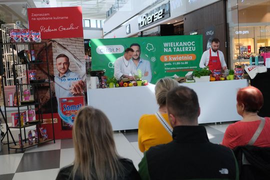 Mateusz Gessler gotował wielkanocne potrawy w Chełmie [GARLERIA ZDJĘĆ]