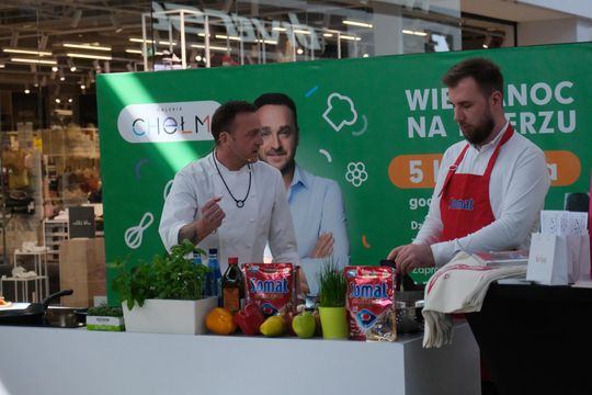 Mateusz Gessler gotował wielkanocne potrawy w Chełmie [GARLERIA ZDJĘĆ]