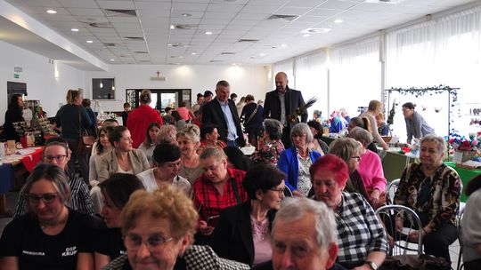 Gm. Krasnystaw. Kiermasz Wielkanocy w GCK – Siennica Nadolna [GALERIA ZDJĘĆ]