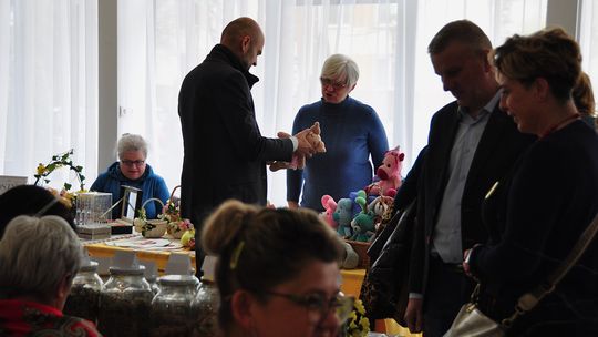 Gm. Krasnystaw. Kiermasz Wielkanocy w GCK – Siennica Nadolna [GALERIA ZDJĘĆ]