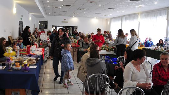 Gm. Krasnystaw. Kiermasz Wielkanocy w GCK – Siennica Nadolna [GALERIA ZDJĘĆ]