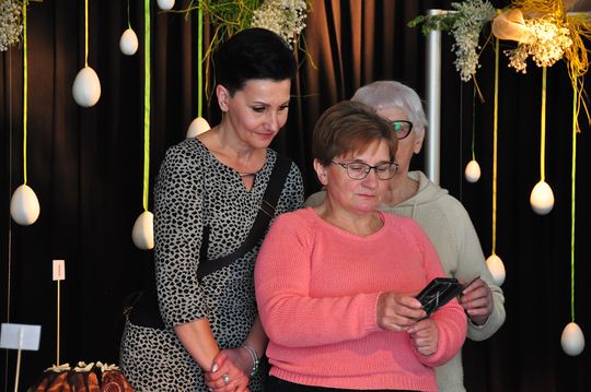 Gm. Krasnystaw. Kiermasz Wielkanocy w GCK – Siennica Nadolna [GALERIA ZDJĘĆ]