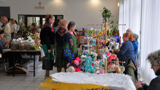 Gm. Krasnystaw. Kiermasz Wielkanocy w GCK – Siennica Nadolna [GALERIA ZDJĘĆ]