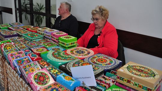 Gm. Krasnystaw. Kiermasz Wielkanocy w GCK – Siennica Nadolna [GALERIA ZDJĘĆ]