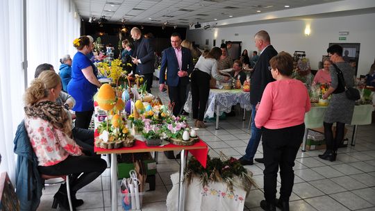 Gm. Krasnystaw. Kiermasz Wielkanocy w GCK – Siennica Nadolna [GALERIA ZDJĘĆ]