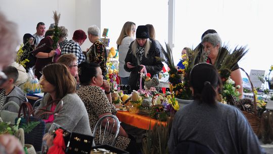 Gm. Krasnystaw. Kiermasz Wielkanocy w GCK – Siennica Nadolna [GALERIA ZDJĘĆ]