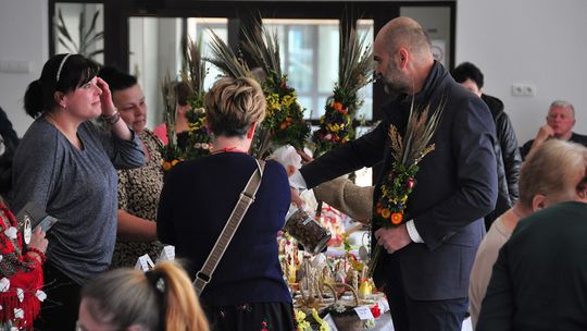 Gm. Krasnystaw. Kiermasz Wielkanocy w GCK – Siennica Nadolna [GALERIA ZDJĘĆ]