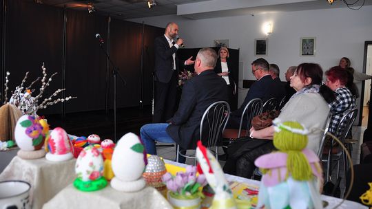 Gm. Krasnystaw. Kiermasz Wielkanocy w GCK – Siennica Nadolna [GALERIA ZDJĘĆ]