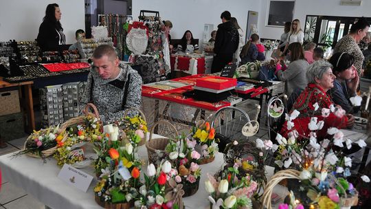 Gm. Krasnystaw. Kiermasz Wielkanocy w GCK – Siennica Nadolna [GALERIA ZDJĘĆ]
