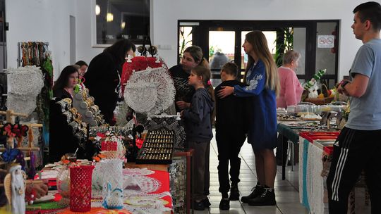 Gm. Krasnystaw. Kiermasz Wielkanocy w GCK – Siennica Nadolna [GALERIA ZDJĘĆ]