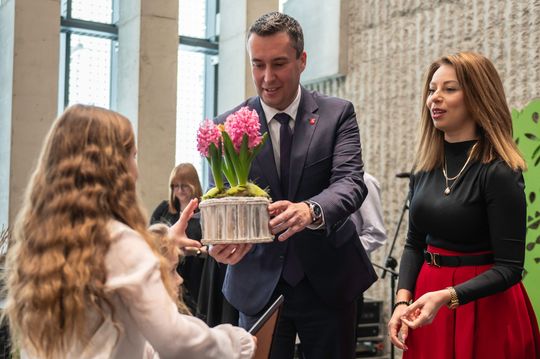 VI Wojewódzki Konkurs na Palmę i Pisankę Wielkanocną VI Wojewódzki Konkurs na Palmę i Pisankę Wielkanocną
