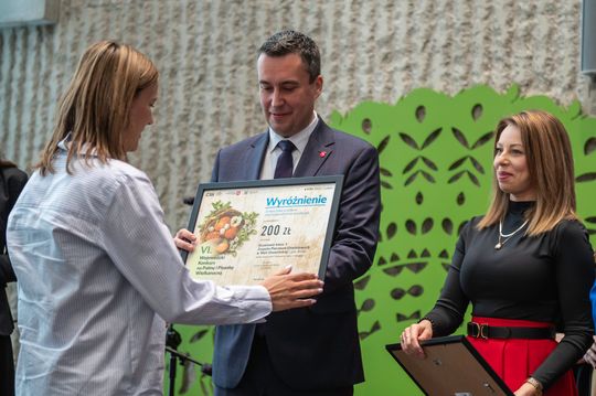 VI Wojewódzki Konkurs na Palmę i Pisankę Wielkanocną VI Wojewódzki Konkurs na Palmę i Pisankę Wielkanocną