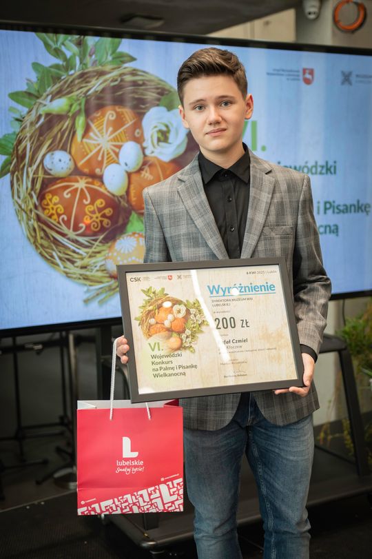 VI Wojewódzki Konkurs na Palmę i Pisankę Wielkanocną VI Wojewódzki Konkurs na Palmę i Pisankę Wielkanocną