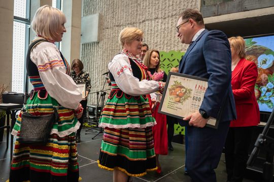 VI Wojewódzki Konkurs na Palmę i Pisankę Wielkanocną VI Wojewódzki Konkurs na Palmę i Pisankę Wielkanocną