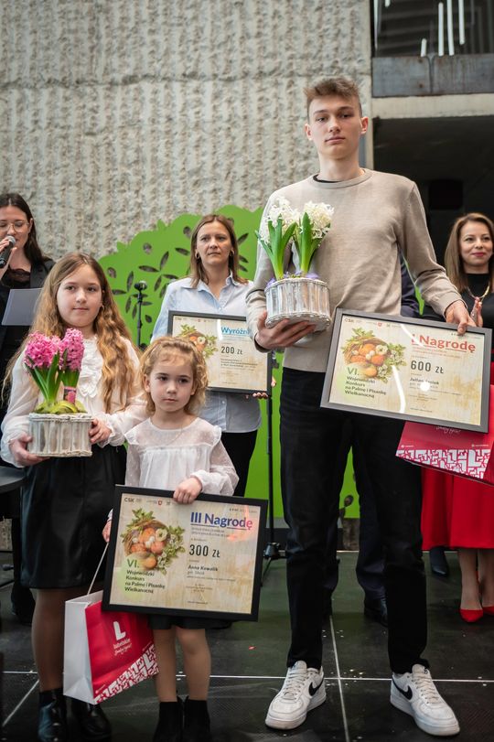 VI Wojewódzki Konkurs na Palmę i Pisankę Wielkanocną VI Wojewódzki Konkurs na Palmę i Pisankę Wielkanocną