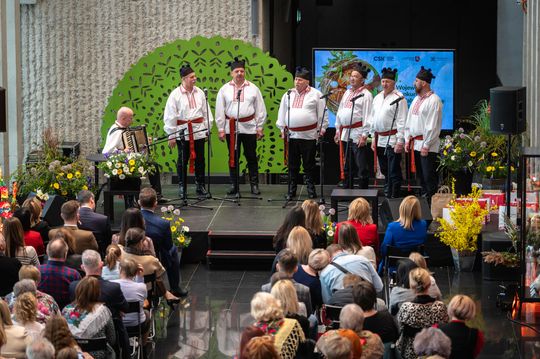 VI Wojewódzki Konkurs na Palmę i Pisankę Wielkanocną VI Wojewódzki Konkurs na Palmę i Pisankę Wielkanocną