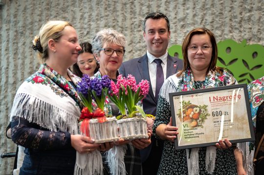 VI Wojewódzki Konkurs na Palmę i Pisankę Wielkanocną VI Wojewódzki Konkurs na Palmę i Pisankę Wielkanocną